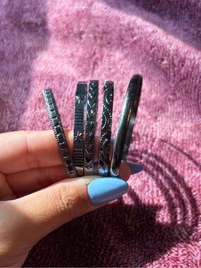 Stackable Black Accent Bangle Set - Women Accessories